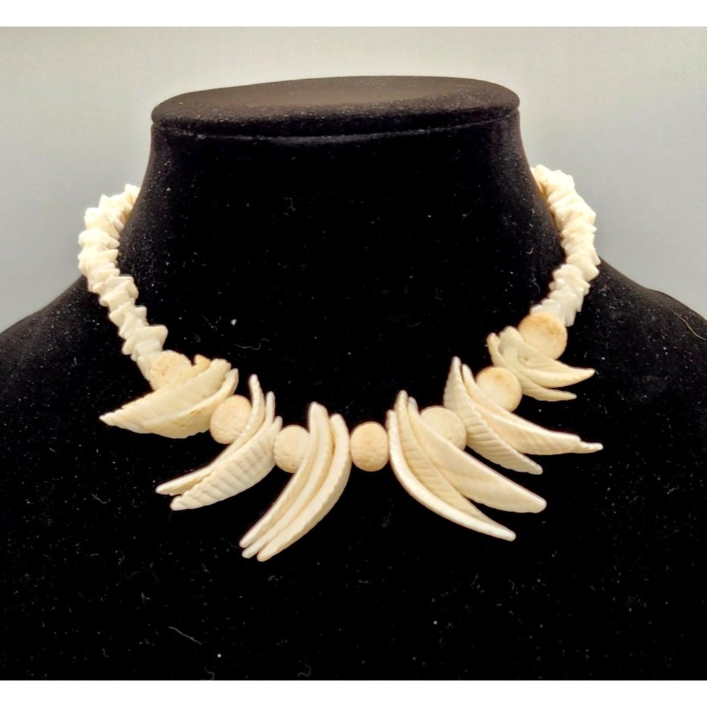 Vintage Shell Necklace Choker Off White 18" Barrel Clasp Artisan Surfer Puka